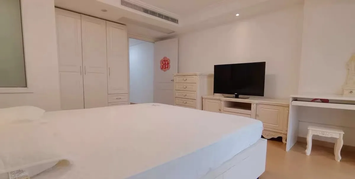 Shi Jia Jun Zuo