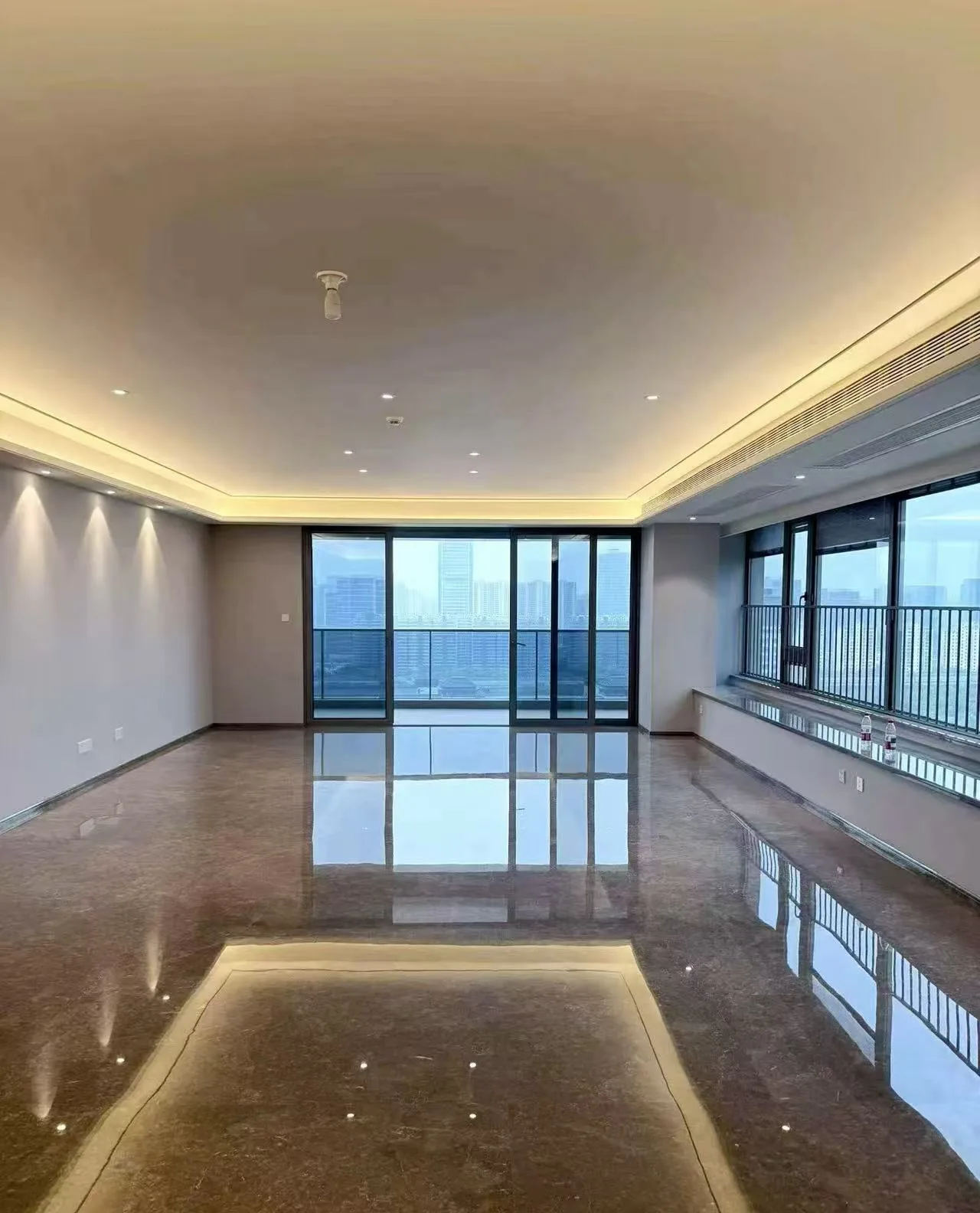 Vast Mansion