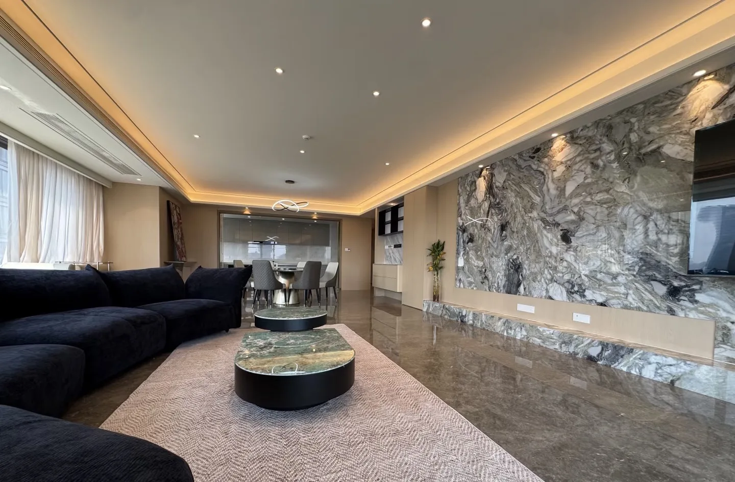 Vast Mansion